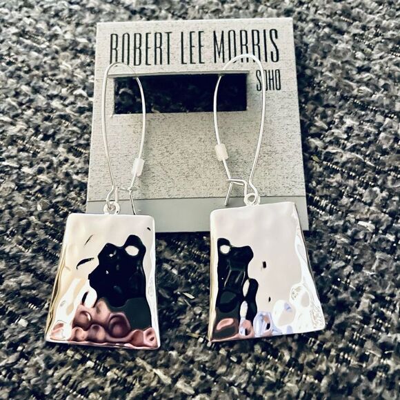 NWT Robert Lee Morris Soho Geometric Hammered Polished Silver Drop Earrings - Picture 1 of 12